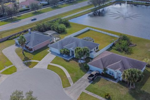 Casa en venta en Kissimmee, Florida, 4 dormitorios, 155.7 m2 № 1917097 - foto 19