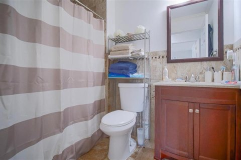 Casa en venta en Kissimmee, Florida, 4 dormitorios, 155.7 m2 № 1917097 - foto 14