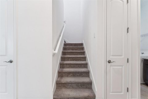 Villa ou maison à louer à Orlando, Floride: 5 chambres, 310.2 m2 № 2407131 - photo 18