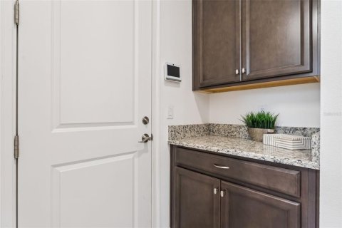 Villa ou maison à louer à Orlando, Floride: 5 chambres, 310.2 m2 № 2407131 - photo 17