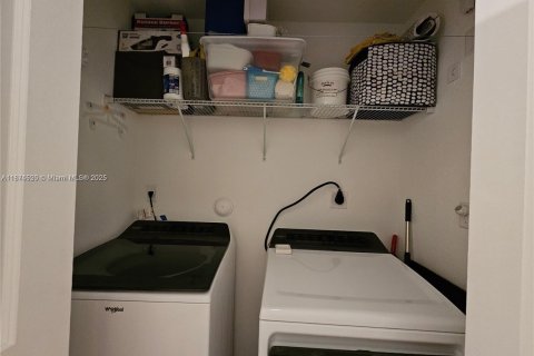 Снять в аренду таунхаус в Хомстед, Флорида 4 спальни, 127.65м2, № 1926000 - фото 16