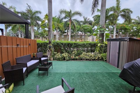 Снять в аренду таунхаус в Хомстед, Флорида 4 спальни, 127.65м2, № 1926000 - фото 24