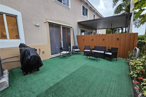 Снять в аренду таунхаус в Хомстед, Флорида 4 спальни, 127.65м2, № 1926000 - фото 26