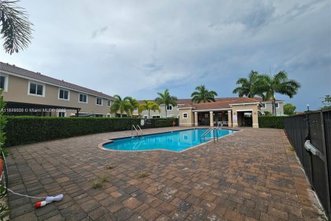 Снять в аренду таунхаус в Хомстед, Флорида 4 спальни, 127.65м2, № 1926000 - фото 28