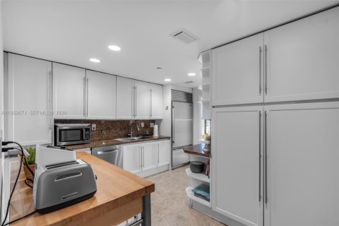 Купить кондоминиум в Ки-Бискейн, Флорида 3 спальни, 187.01м2, № 2025227 - фото 14