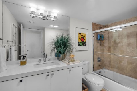 Купить кондоминиум в Ки-Бискейн, Флорида 3 спальни, 187.01м2, № 2025227 - фото 18