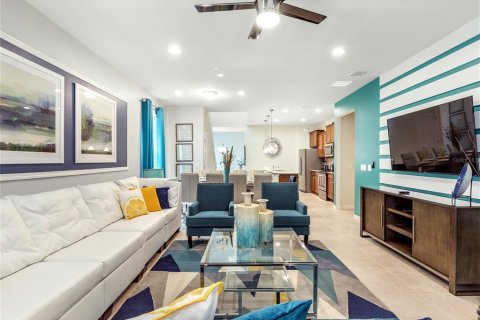 Casa en venta en Kissimmee, Florida, 7 dormitorios, 307.88 m2 № 1825417 - foto 7