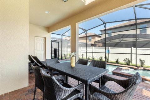 Casa en venta en Kissimmee, Florida, 7 dormitorios, 307.88 m2 № 1825417 - foto 28