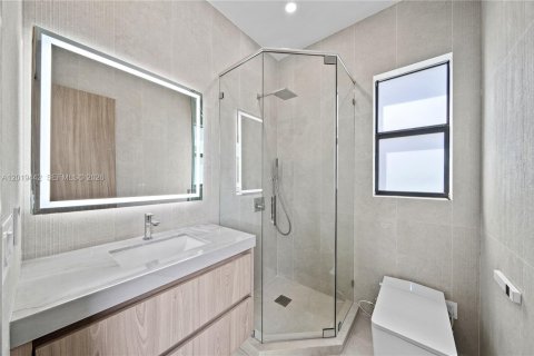 Villa ou maison à vendre à Miami, Floride: 5 chambres, 331.38 m2 № 2086892 - photo 29