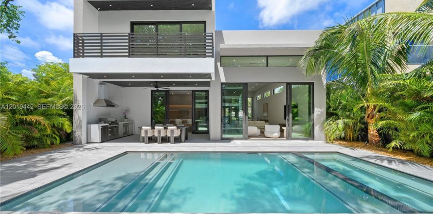 Villa ou maison à Miami, Floride 5 chambres, 331.38 m2 № 2086892