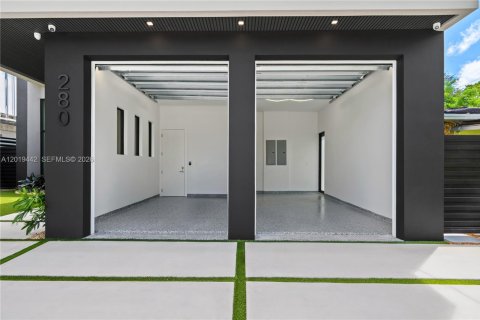 Villa ou maison à vendre à Miami, Floride: 5 chambres, 331.38 m2 № 2086892 - photo 4
