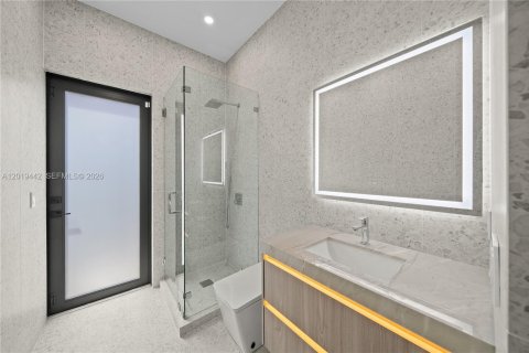 Villa ou maison à vendre à Miami, Floride: 5 chambres, 331.38 m2 № 2086892 - photo 15