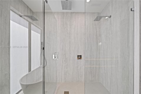 Villa ou maison à vendre à Miami, Floride: 5 chambres, 331.38 m2 № 2086892 - photo 23