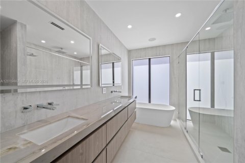 Villa ou maison à vendre à Miami, Floride: 5 chambres, 331.38 m2 № 2086892 - photo 22