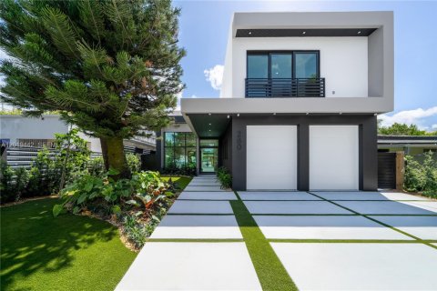 Villa ou maison à vendre à Miami, Floride: 5 chambres, 331.38 m2 № 2086892 - photo 3