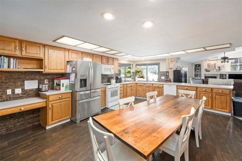 House in Palm Harbor, Florida 4 bedrooms, 306.3 sq.m. № 1835816 - photo 6