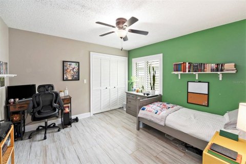 House in Palm Harbor, Florida 4 bedrooms, 306.3 sq.m. № 1835816 - photo 24