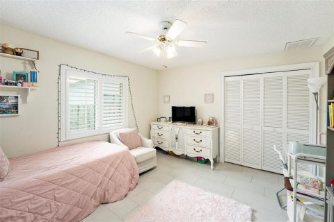 House in Palm Harbor, Florida 4 bedrooms, 306.3 sq.m. № 1835816 - photo 26