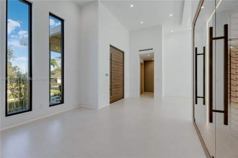 Casa en venta en Miami, Florida, 5 dormitorios № 2020719 - foto 16