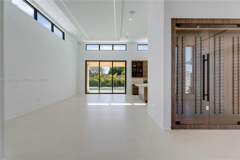 Casa en venta en Miami, Florida, 5 dormitorios № 2020719 - foto 10