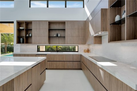 Casa en venta en Miami, Florida, 5 dormitorios № 2020719 - foto 25