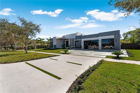 Casa en venta en Miami, Florida, 5 dormitorios № 2020719 - foto 3