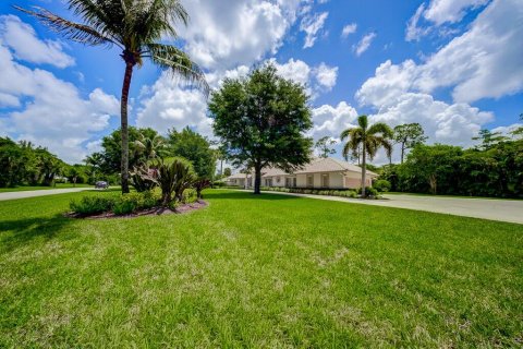 House in Wellington, Florida 4 bedrooms, 331.01 sq.m. № 2183744 - photo 4