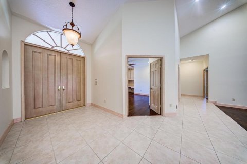 House in Wellington, Florida 4 bedrooms, 331.01 sq.m. № 2183744 - photo 12
