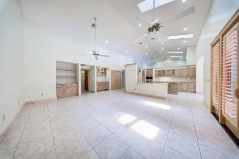 House in Wellington, Florida 4 bedrooms, 331.01 sq.m. № 2183744 - photo 23