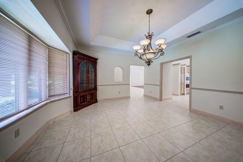 House in Wellington, Florida 4 bedrooms, 331.01 sq.m. № 2183744 - photo 17