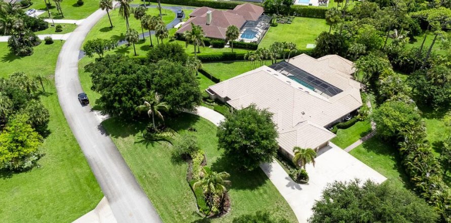 House in Wellington, Florida 4 bedrooms, 331.01 sq.m. № 2183744