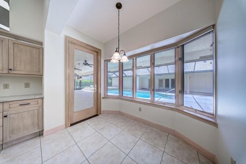 House in Wellington, Florida 4 bedrooms, 331.01 sq.m. № 2183744 - photo 21