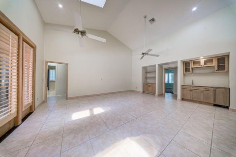 House in Wellington, Florida 4 bedrooms, 331.01 sq.m. № 2183744 - photo 24