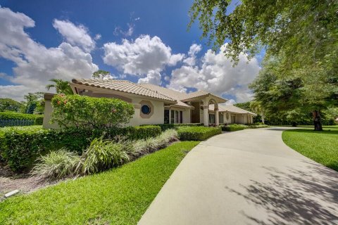 House in Wellington, Florida 4 bedrooms, 331.01 sq.m. № 2183744 - photo 3