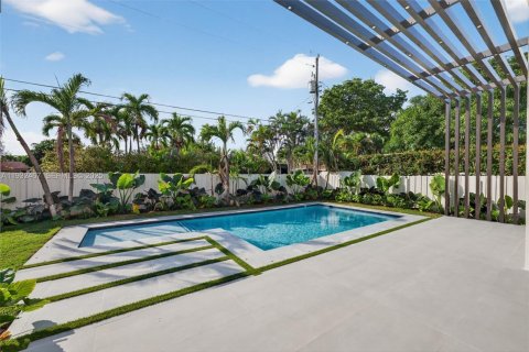 Купить виллу или дом в Майами-Спрингс, Флорида 4 спальни, 111.67м2, № 1991368 - фото 28