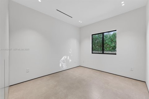 Купить виллу или дом в Майами-Спрингс, Флорида 4 спальни, 111.67м2, № 1991368 - фото 16