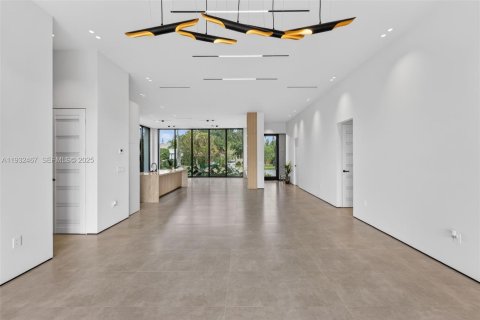 Купить виллу или дом в Майами-Спрингс, Флорида 4 спальни, 111.67м2, № 1991368 - фото 9