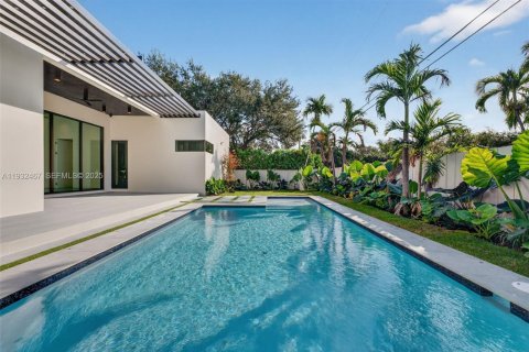 Купить виллу или дом в Майами-Спрингс, Флорида 4 спальни, 111.67м2, № 1991368 - фото 29