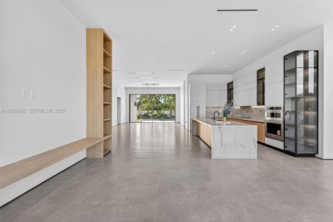 Купить виллу или дом в Майами-Спрингс, Флорида 4 спальни, 111.67м2, № 1991368 - фото 11