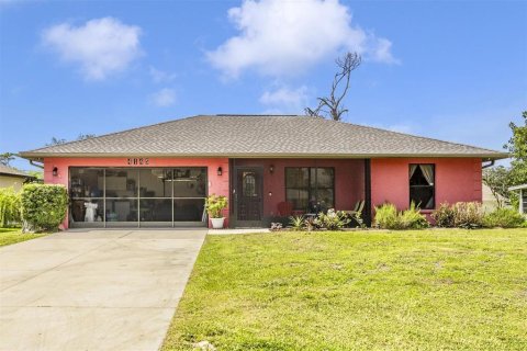 House in North Port, Florida 3 bedrooms, 111.02 sq.m. № 1795801 - photo 1