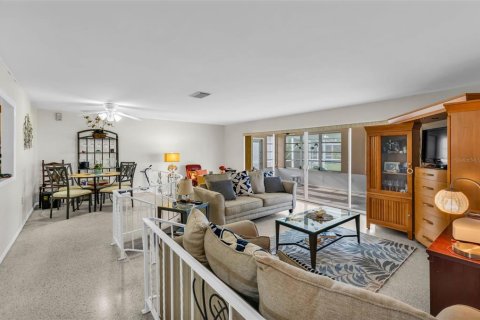 Casa en venta en Port Charlotte, Florida, 2 dormitorios, 107.4 m2 № 1904101 - foto 16