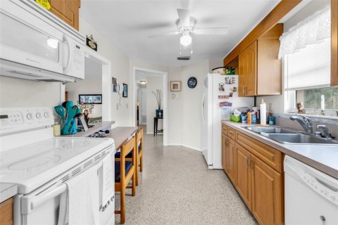 Casa en venta en Port Charlotte, Florida, 2 dormitorios, 107.4 m2 № 1904101 - foto 15