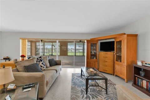 Casa en venta en Port Charlotte, Florida, 2 dormitorios, 107.4 m2 № 1904101 - foto 19