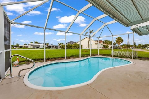 Casa en venta en Port Charlotte, Florida, 2 dormitorios, 107.4 m2 № 1904101 - foto 6