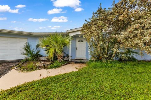 Casa en venta en Port Charlotte, Florida, 2 dormitorios, 107.4 m2 № 1904101 - foto 3