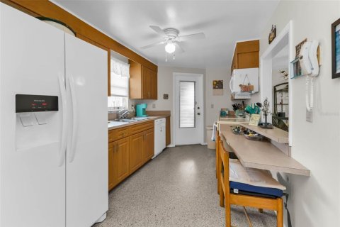 Casa en venta en Port Charlotte, Florida, 2 dormitorios, 107.4 m2 № 1904101 - foto 12