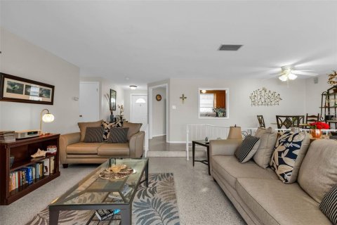 Casa en venta en Port Charlotte, Florida, 2 dormitorios, 107.4 m2 № 1904101 - foto 20