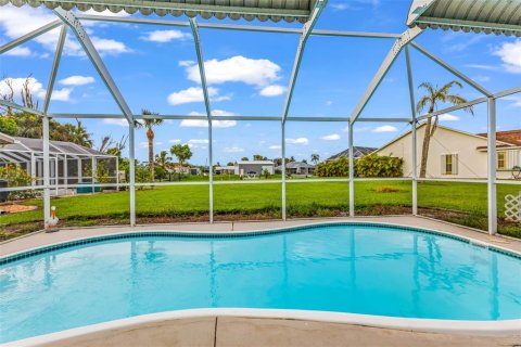 Casa en venta en Port Charlotte, Florida, 2 dormitorios, 107.4 m2 № 1904101 - foto 7
