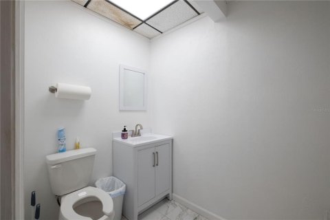 Propiedad comercial en venta en Gainesville, Florida, 201.88 m2 № 798514 - foto 10
