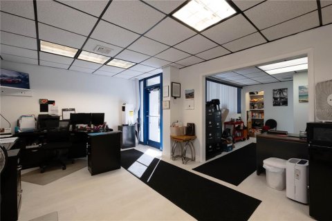 Propiedad comercial en venta en Gainesville, Florida, 201.88 m2 № 798514 - foto 9